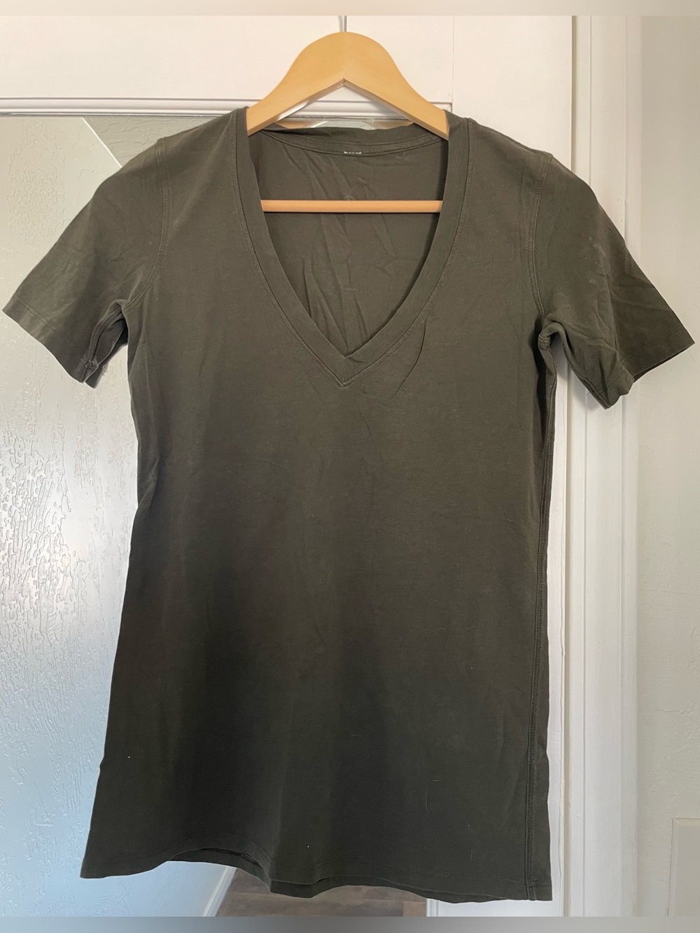 lululemon athletica Olive V-Neck Short Sleeve Tee
